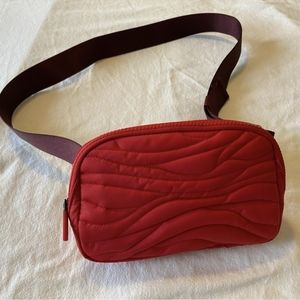 Lululemon quilted team Canada everywhere belt bag